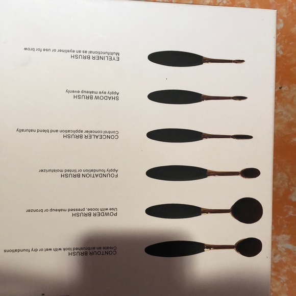 Professional cosmetic brushes never opened or used - Picture 3 of 3